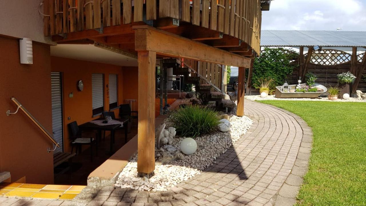 Ferienwohnung Schwarz Sersheim Luaran gambar